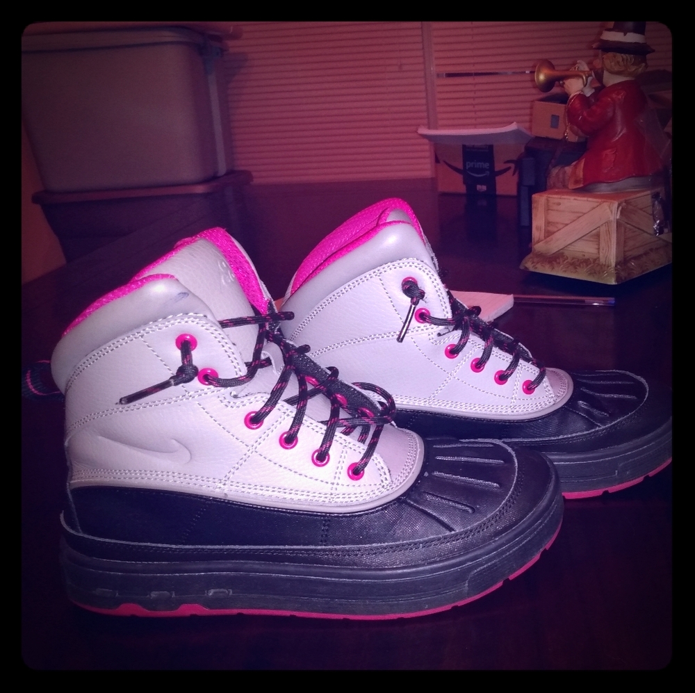 Nike winter boots